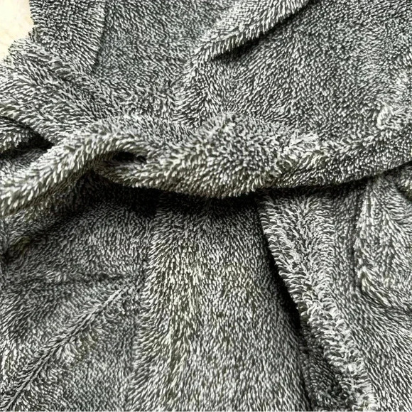 Canadiana Bathrobe Tie  Waist Hooded Charcoal Grey Size 3T - Picture 2 of 16